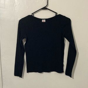 Cute ribbed top with ruffed hem girls size large 10/12 EUC